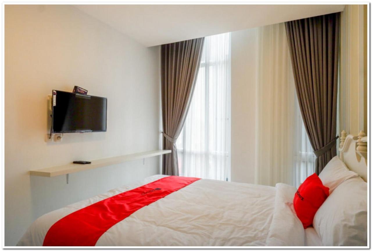 Reddoorz Plus @ Madukoro Raya Semarang Exteriér fotografie