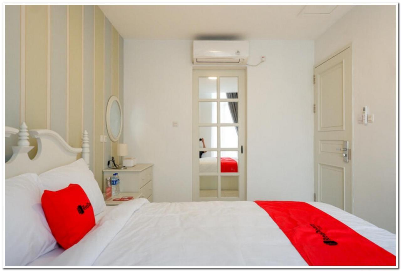 Reddoorz Plus @ Madukoro Raya Semarang Exteriér fotografie