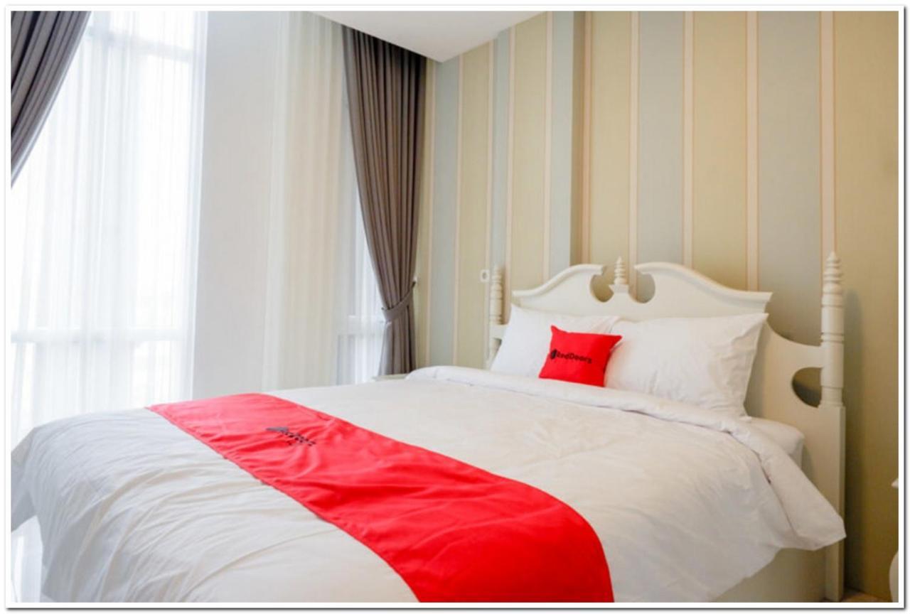 Reddoorz Plus @ Madukoro Raya Semarang Exteriér fotografie