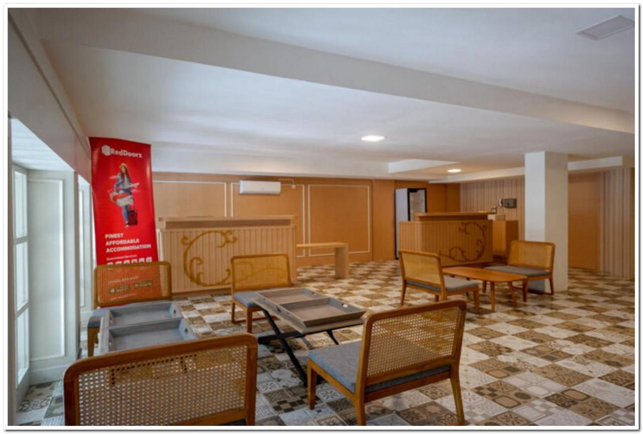 Reddoorz Plus @ Madukoro Raya Semarang Exteriér fotografie