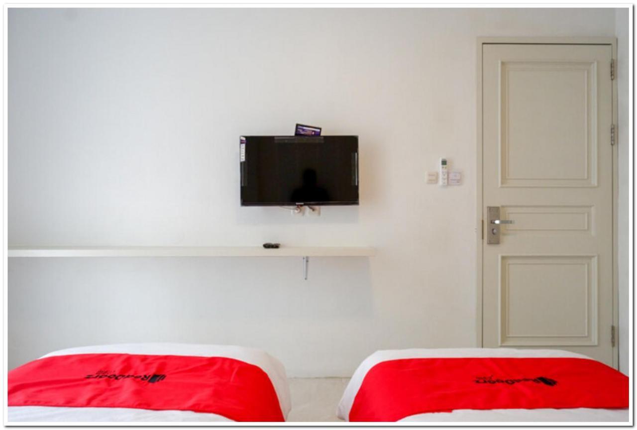 Reddoorz Plus @ Madukoro Raya Semarang Exteriér fotografie